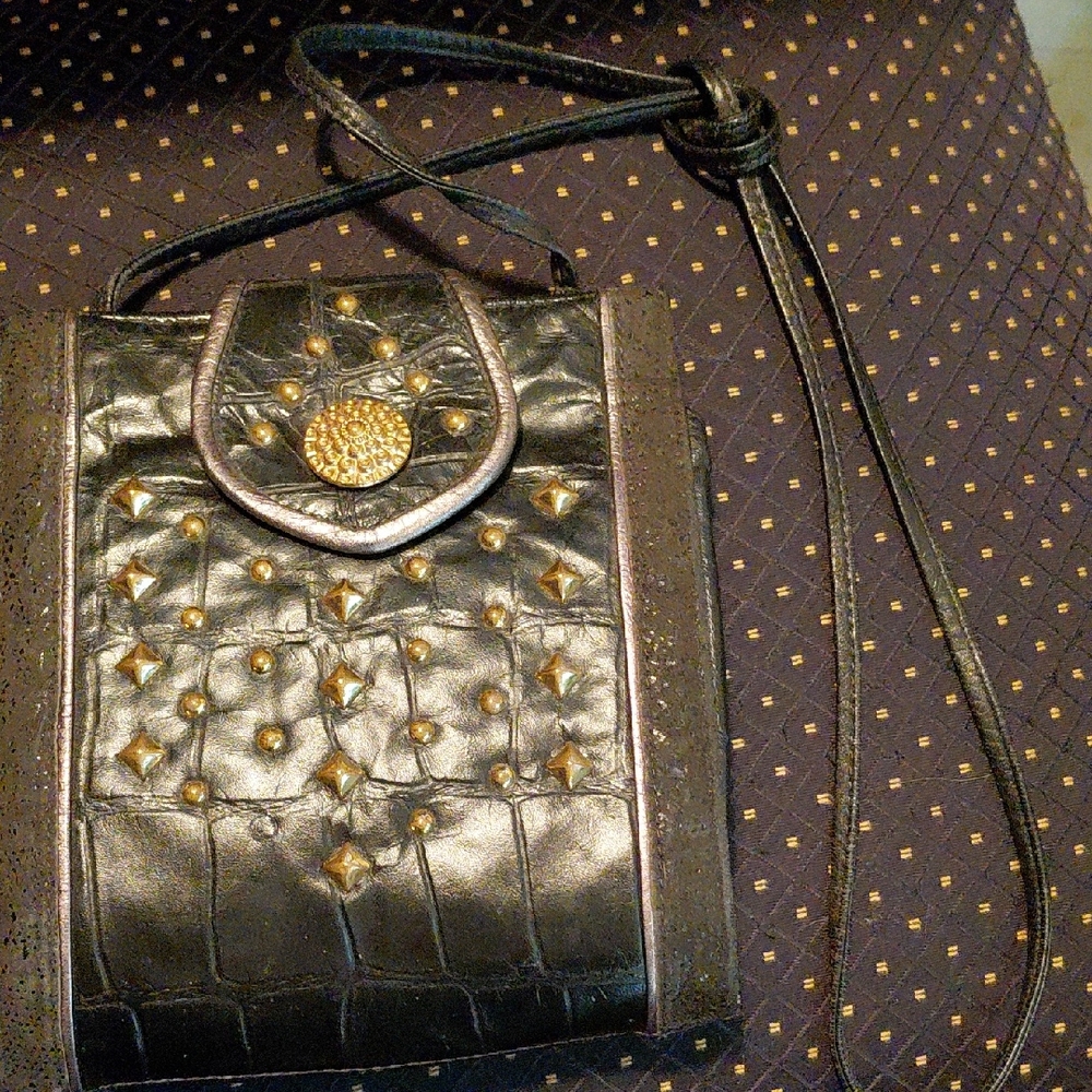 Elegant Black and Gold Women's Bag